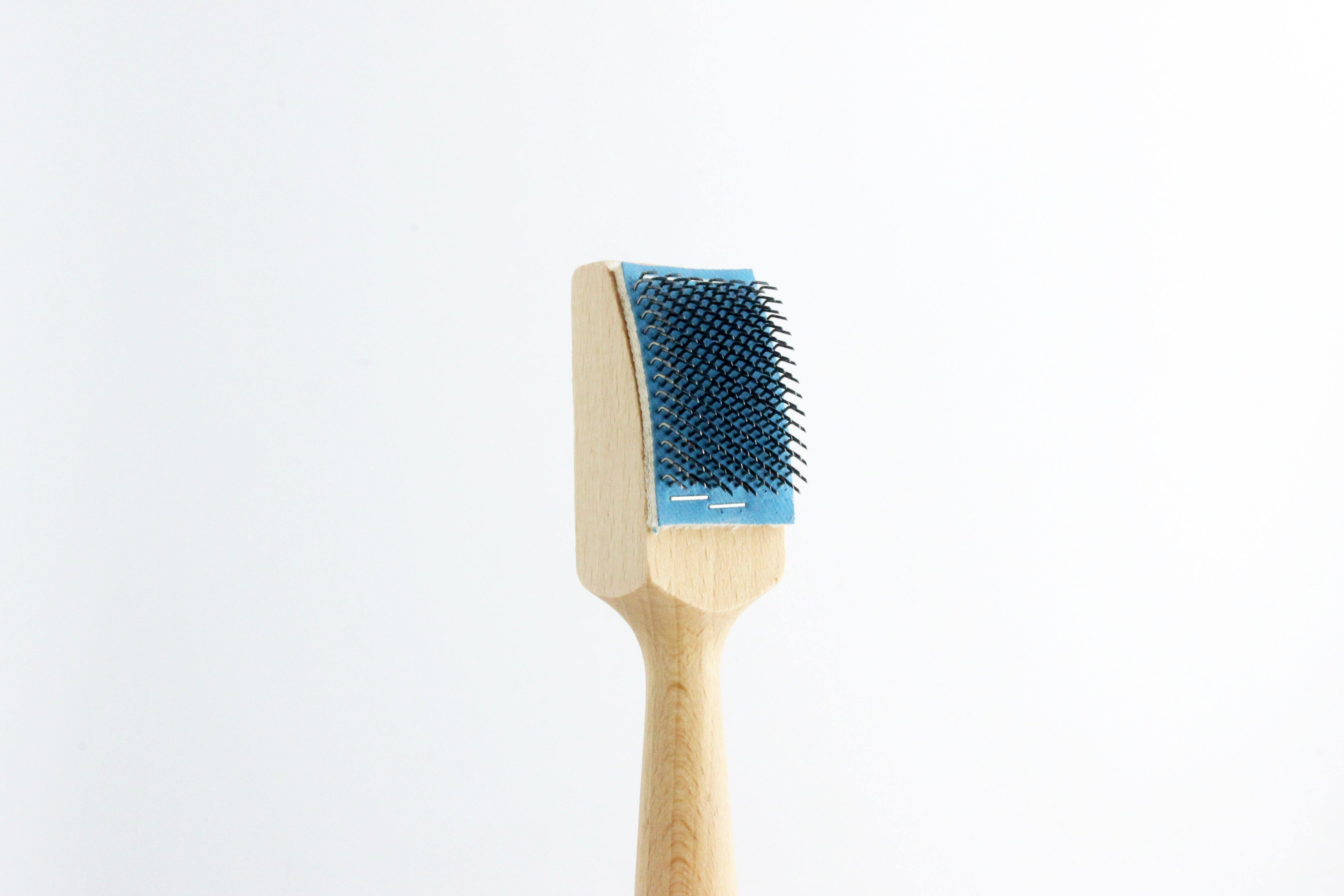 Scruffer Break Down & Ageing 'Scruffer' - Shred & distress fabrics for an aged ...